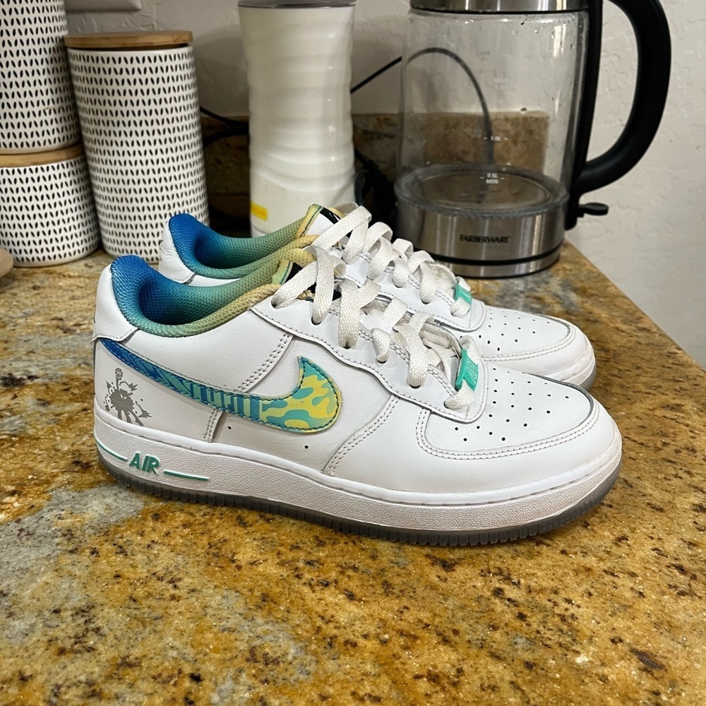 Nike Air Foce 1 size 5.5‎